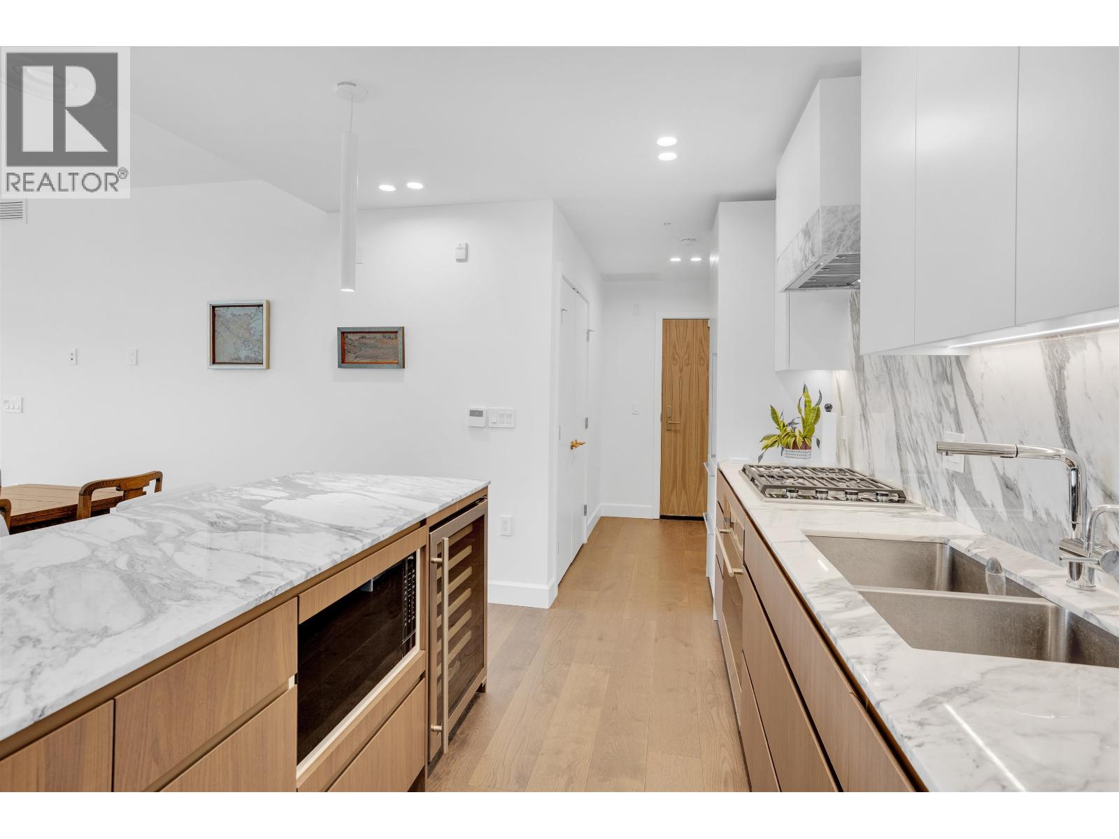 307 3668 W 10th Avenue, Vancouver, British Columbia  V6R 2G3 - Photo 4 - R3093145