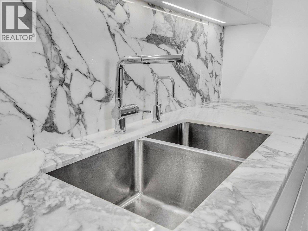 307 3668 W 10th Avenue, Vancouver, British Columbia  V6R 2G3 - Photo 5 - R3093145