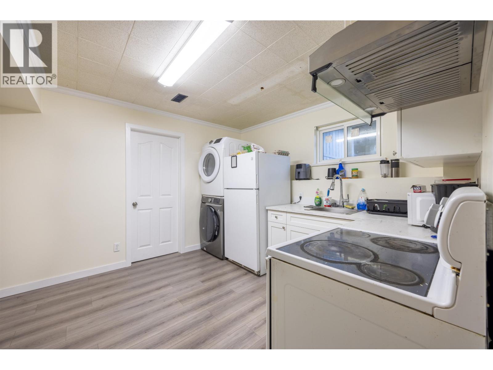 Listing Picture 23 of 32 : 675 DUNCAN AVENUE, Burnaby / 本拿比 - 魯藝地產 Yvonne Lu Group - MLS Medallion Club Member