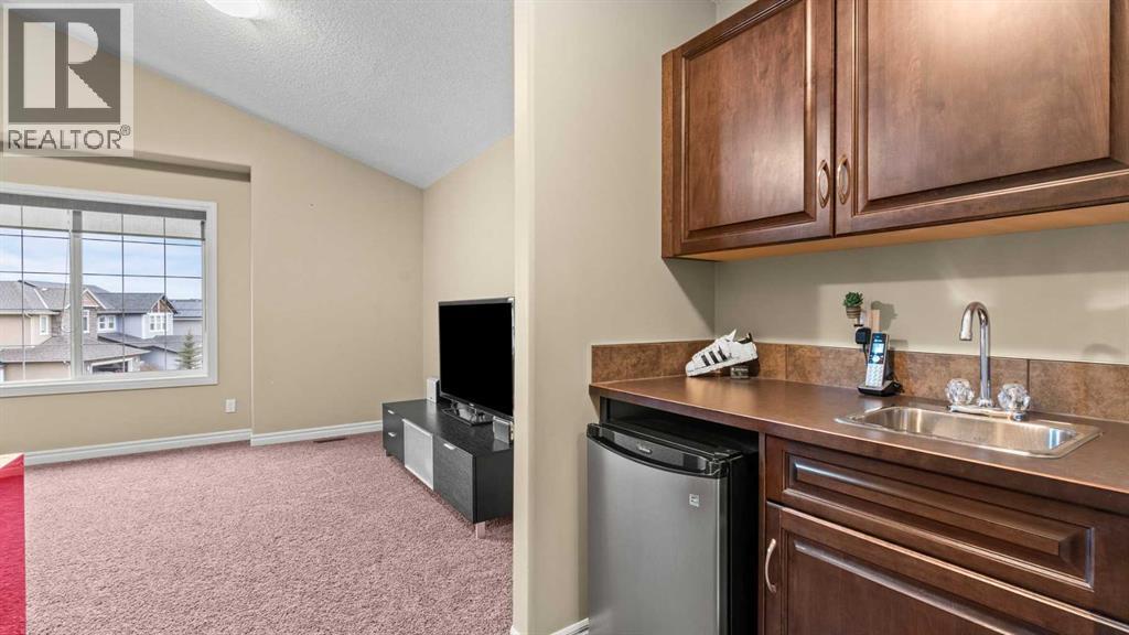 153 Heritage Bay, Cochrane, Alberta  T4C 0L5 - Photo 37 - A2288162