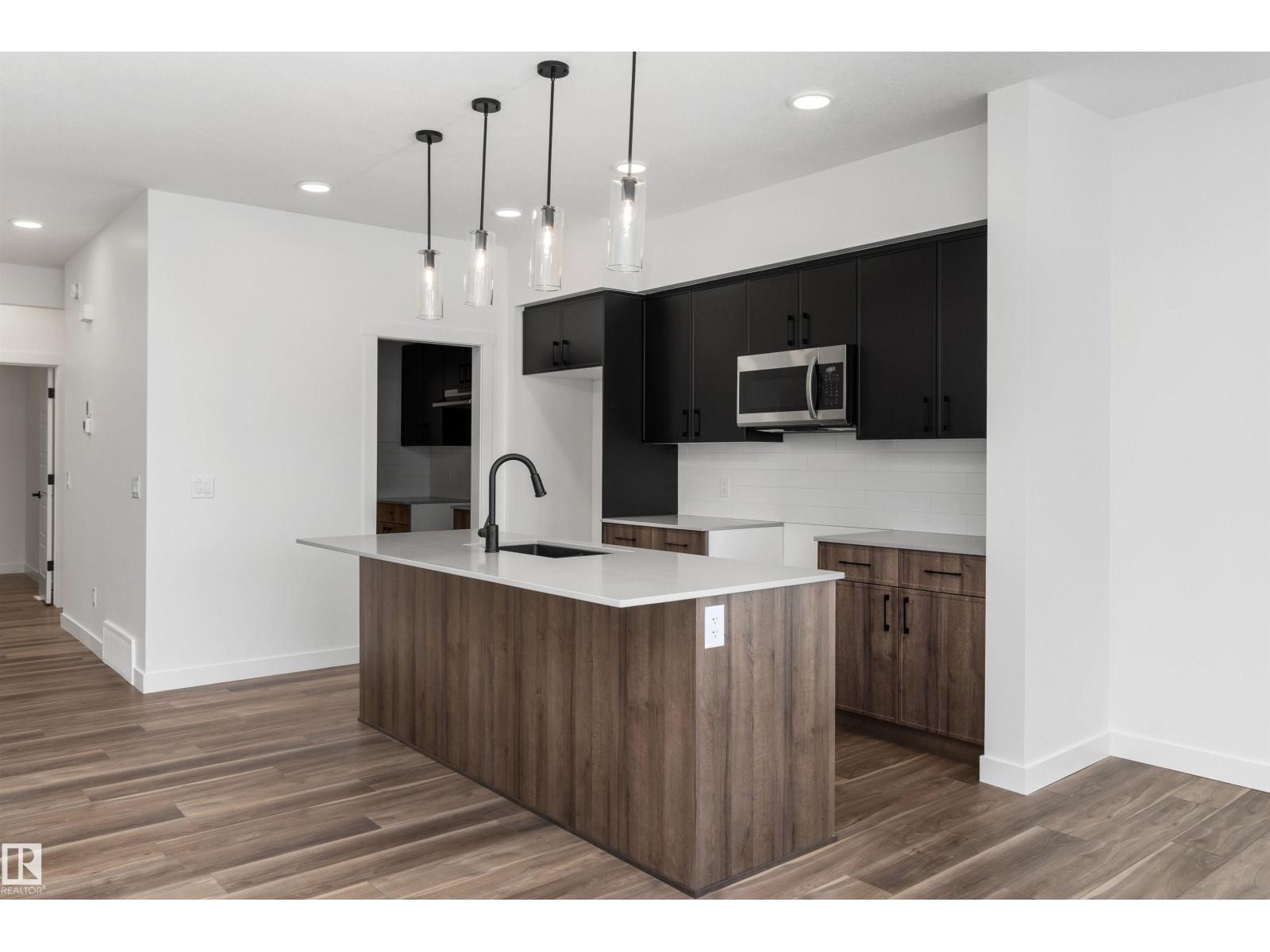 931 18 Av Nw, Edmonton, Alberta  T6T 2X3 - Photo 10 - E4472291