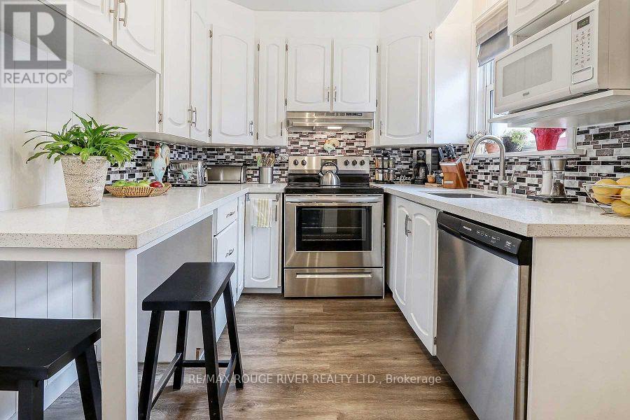 409 Peel Street, Whitby, Ontario  L1N 3Y5 - Photo 5 - E12816604