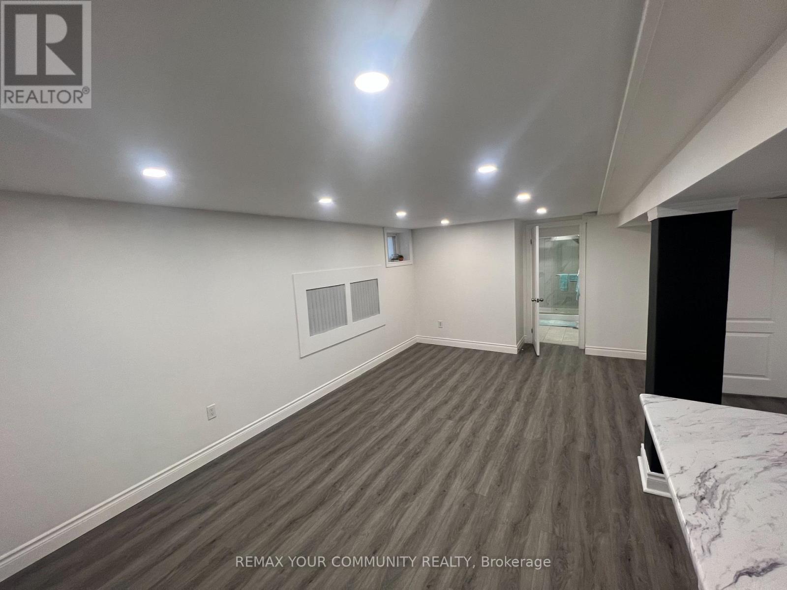 Bsmt - 27 Torrens Avenue, Toronto, Ontario  M4K 2H9 - Photo 11 - E12816618