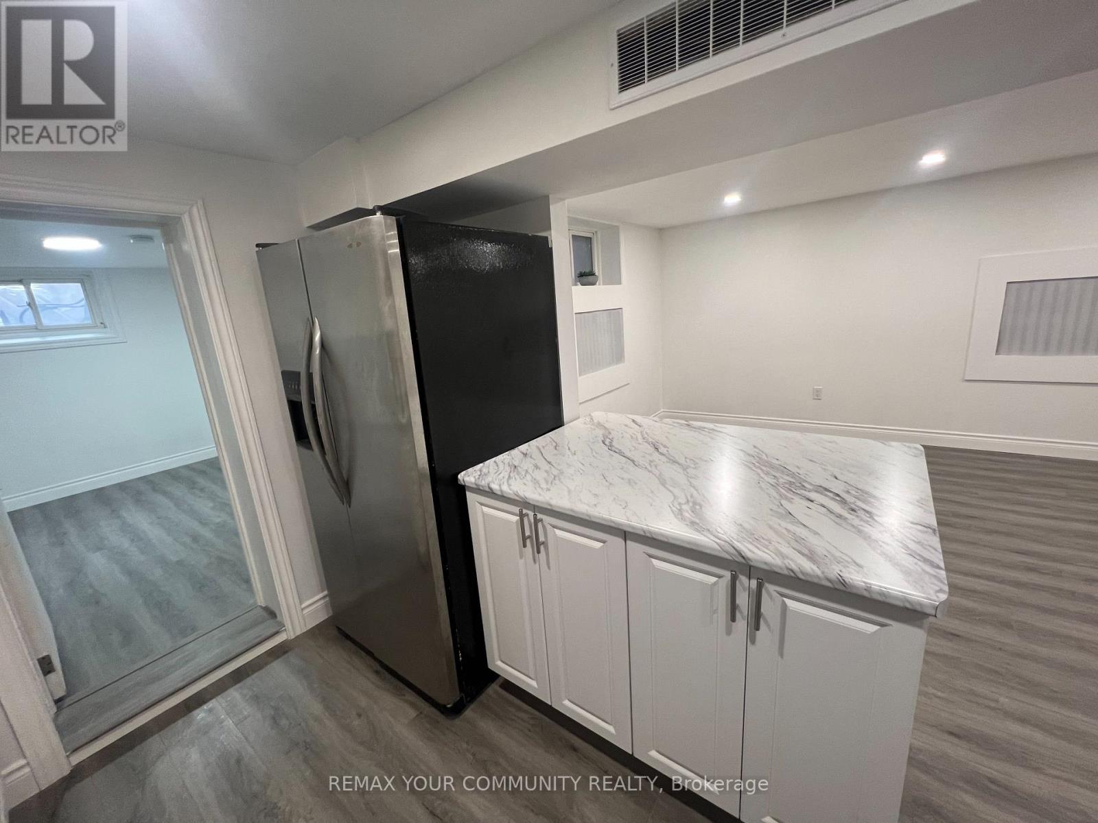 Bsmt - 27 Torrens Avenue, Toronto, Ontario  M4K 2H9 - Photo 6 - E12816618