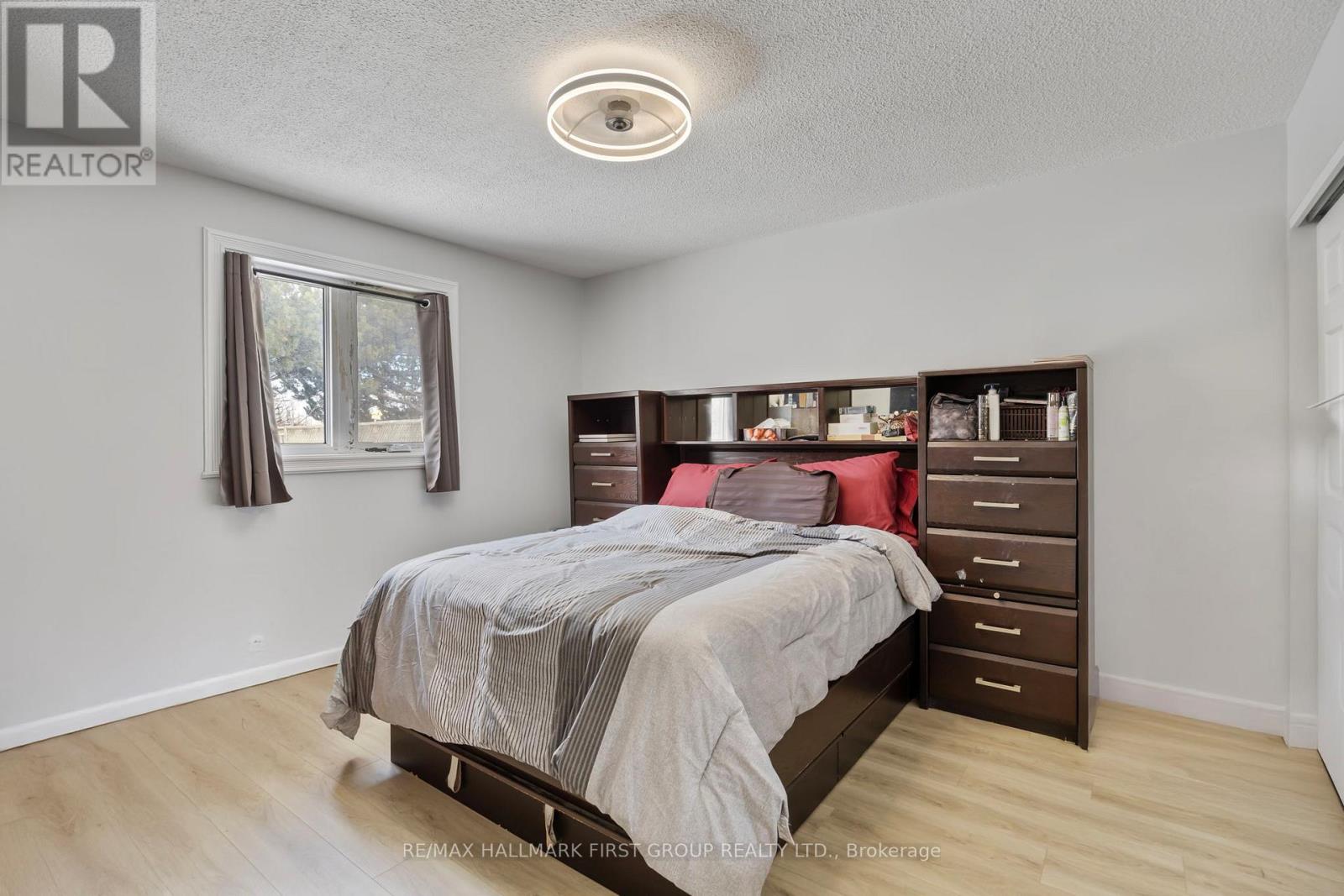 Upper Level - 1014 Renaissance Drive, Oshawa, Ontario L1J 8B1 - Photo 11 - E12816652