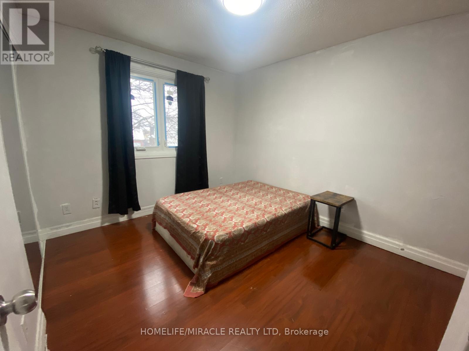 127 Fanshawe Drive, Brampton, Ontario  L6Z 1A8 - Photo 6 - W12691968