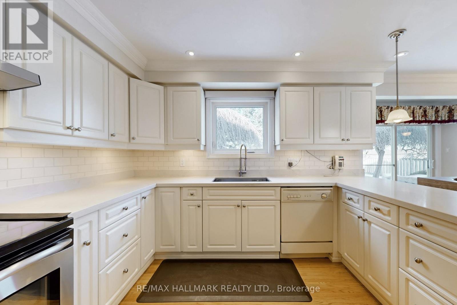 197 Mccaffrey Road, Newmarket, Ontario  L3X 1K1 - Photo 12 - N12816654