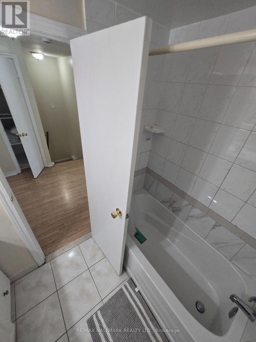 39 John Cabot Way, Toronto (Glenfield-Jane Heights), Ontario  M3N 2T5 - Photo 42 - W12816594