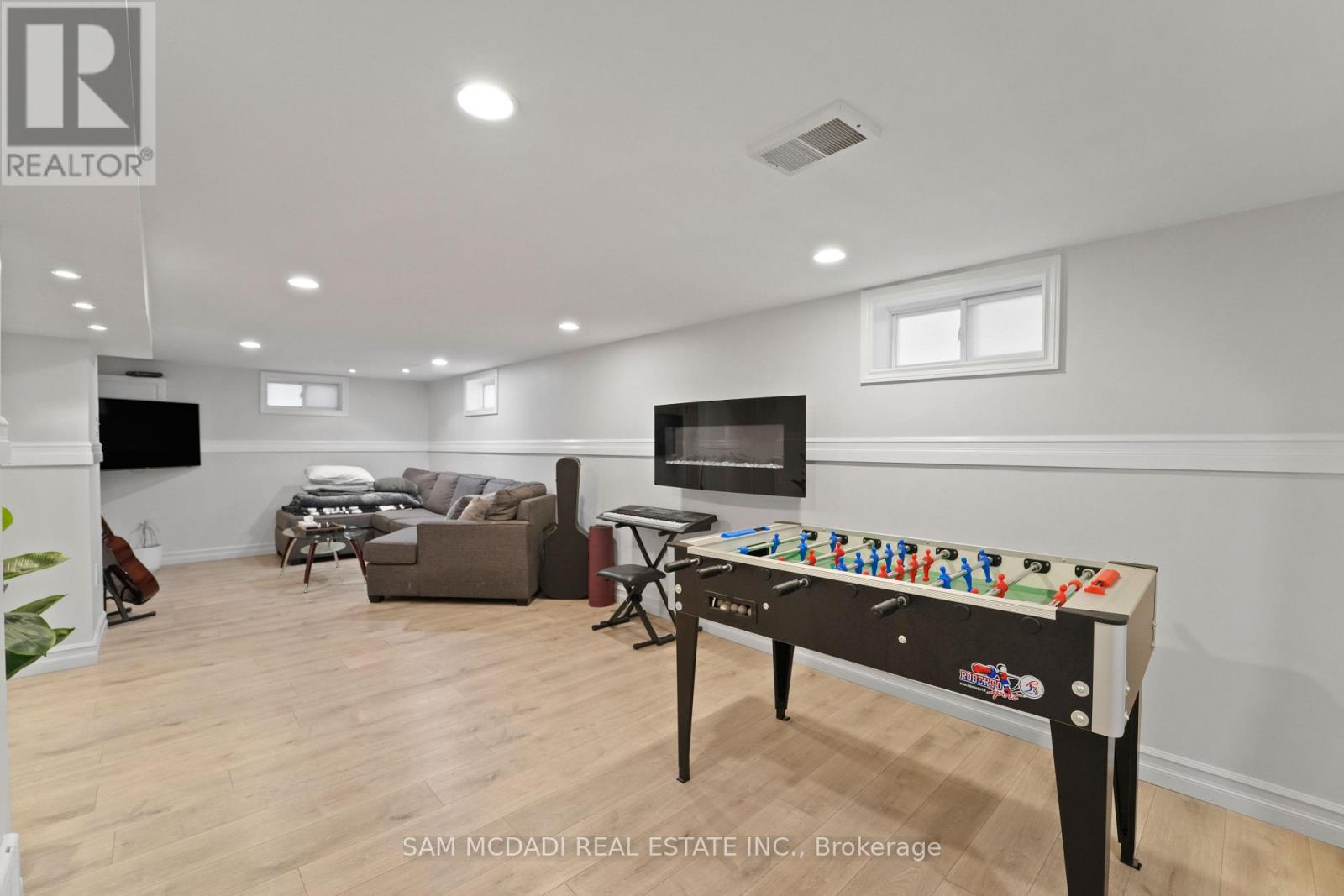 1140 Halliday Avenue, Mississauga, Ontario  L5E 1P9 - Photo 21 - W12816650