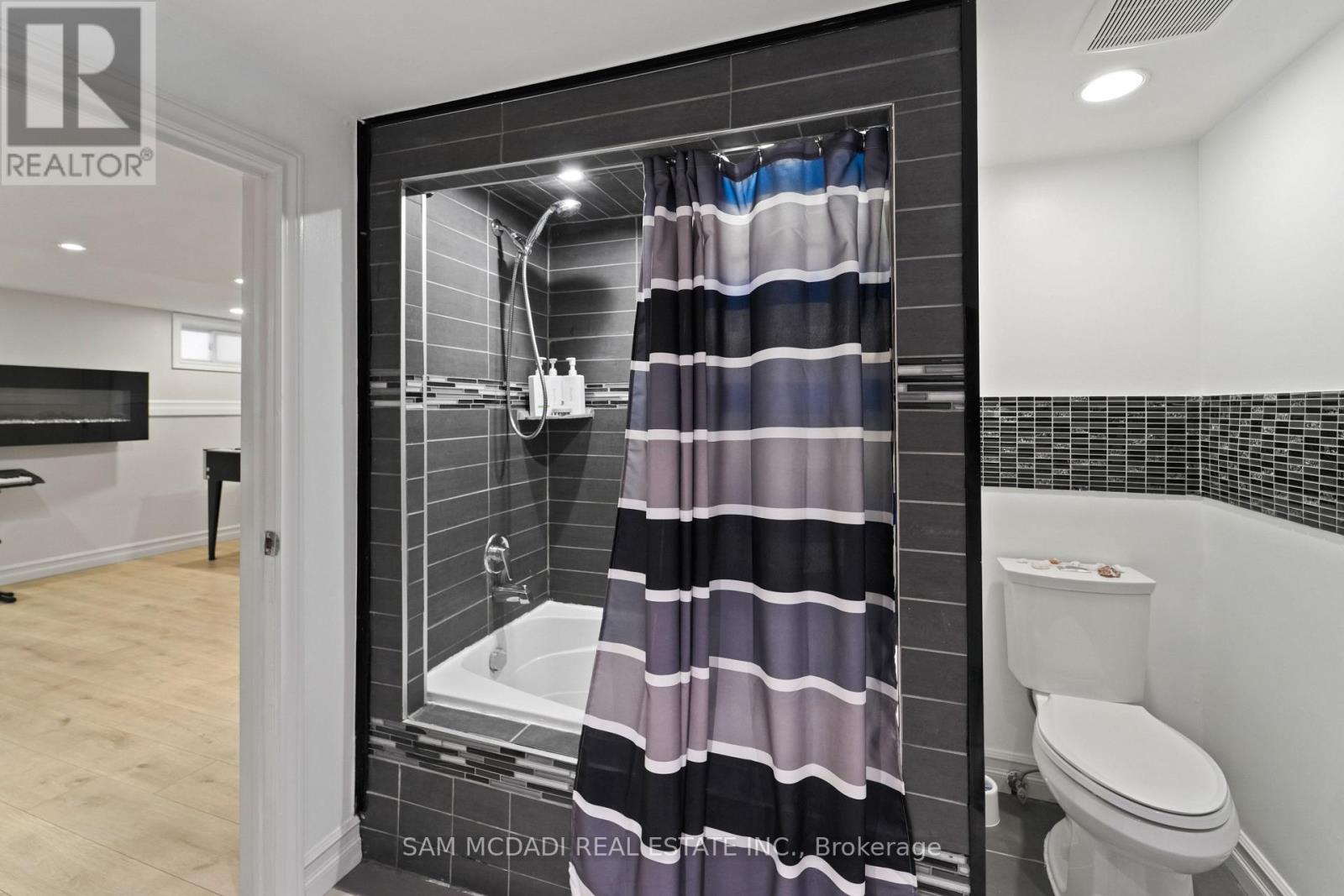 1140 Halliday Avenue, Mississauga, Ontario  L5E 1P9 - Photo 25 - W12816650