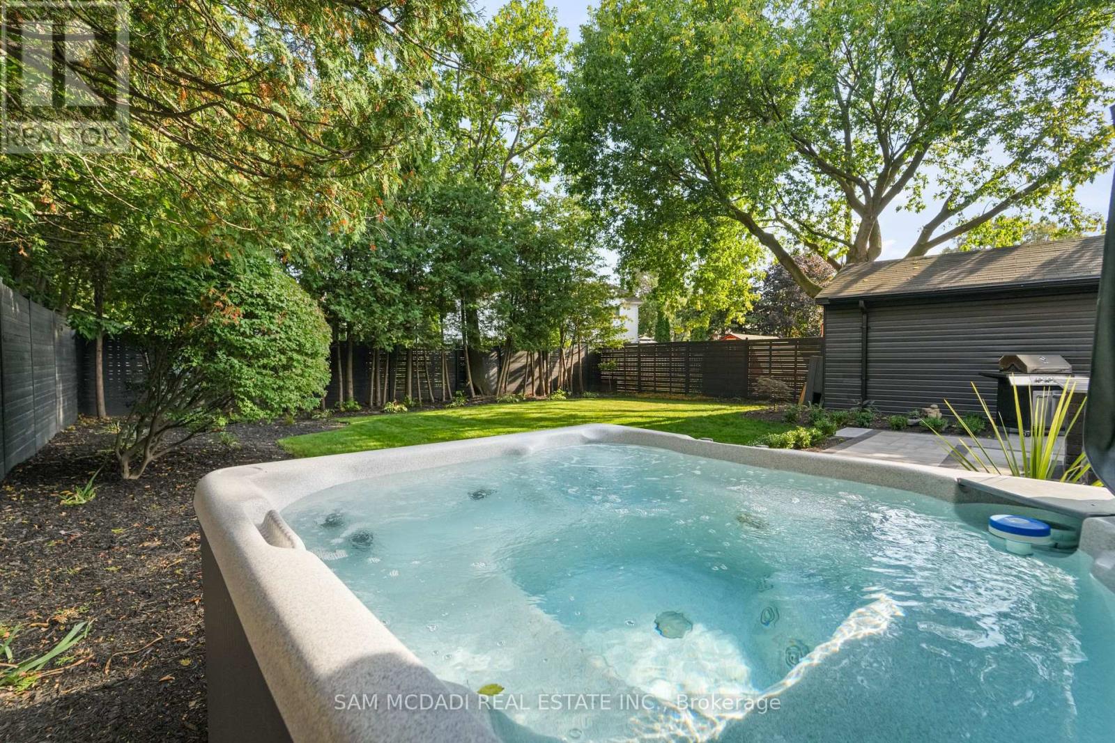 1140 Halliday Avenue, Mississauga, Ontario  L5E 1P9 - Photo 30 - W12816650