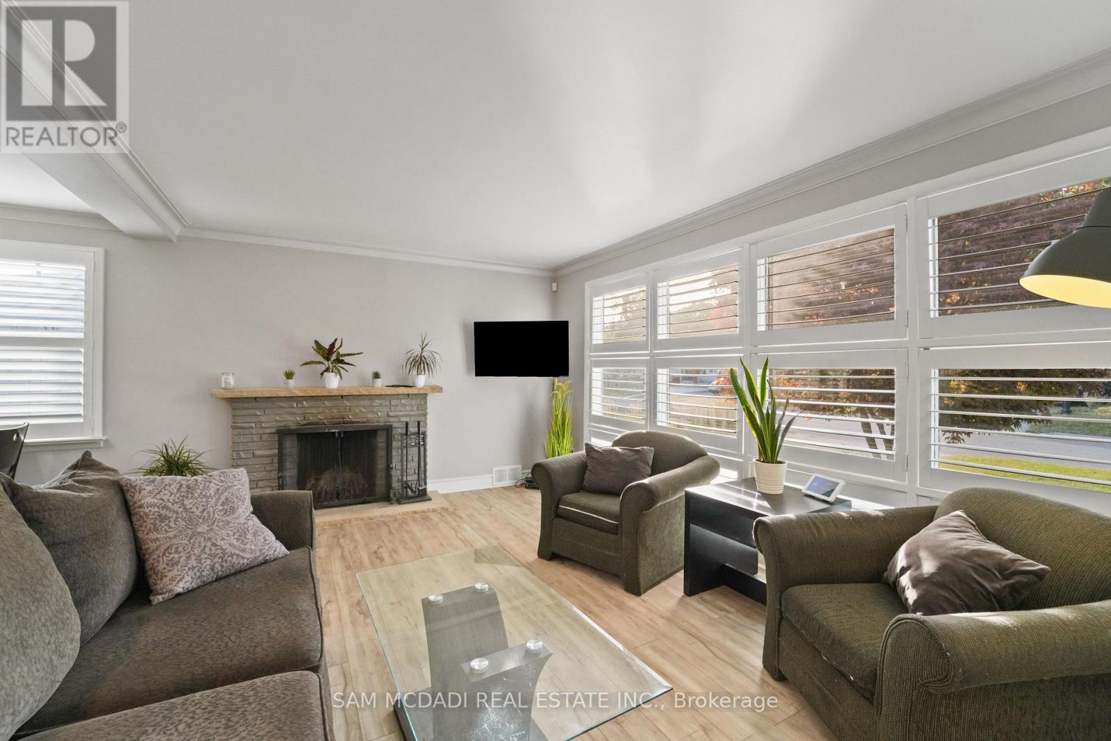 1140 Halliday Avenue, Mississauga, Ontario  L5E 1P9 - Photo 5 - W12816650