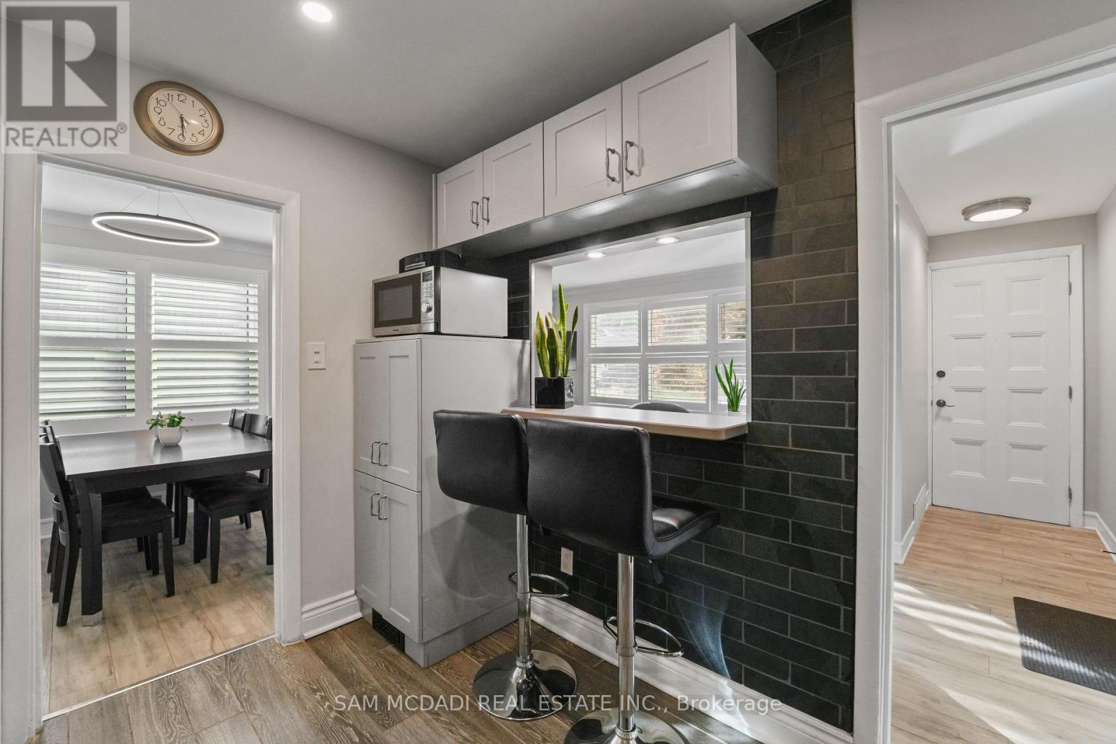 1140 Halliday Avenue, Mississauga, Ontario  L5E 1P9 - Photo 9 - W12816650