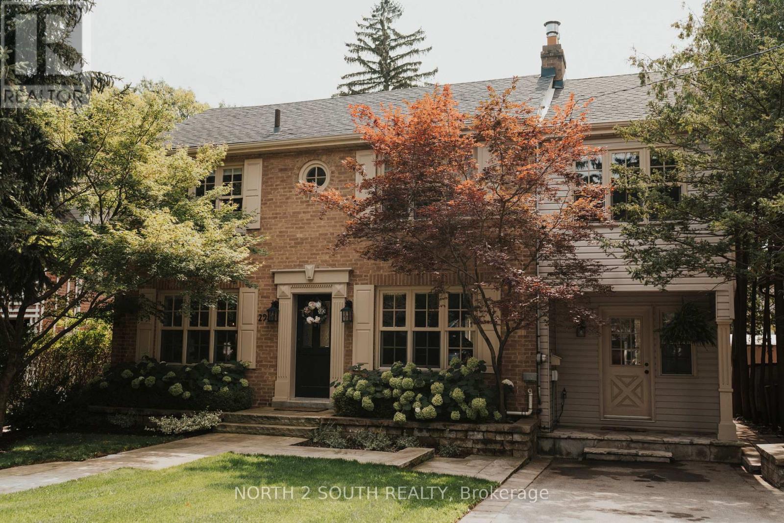298 DOUGLAS AVENUE, Oakville, Ontario