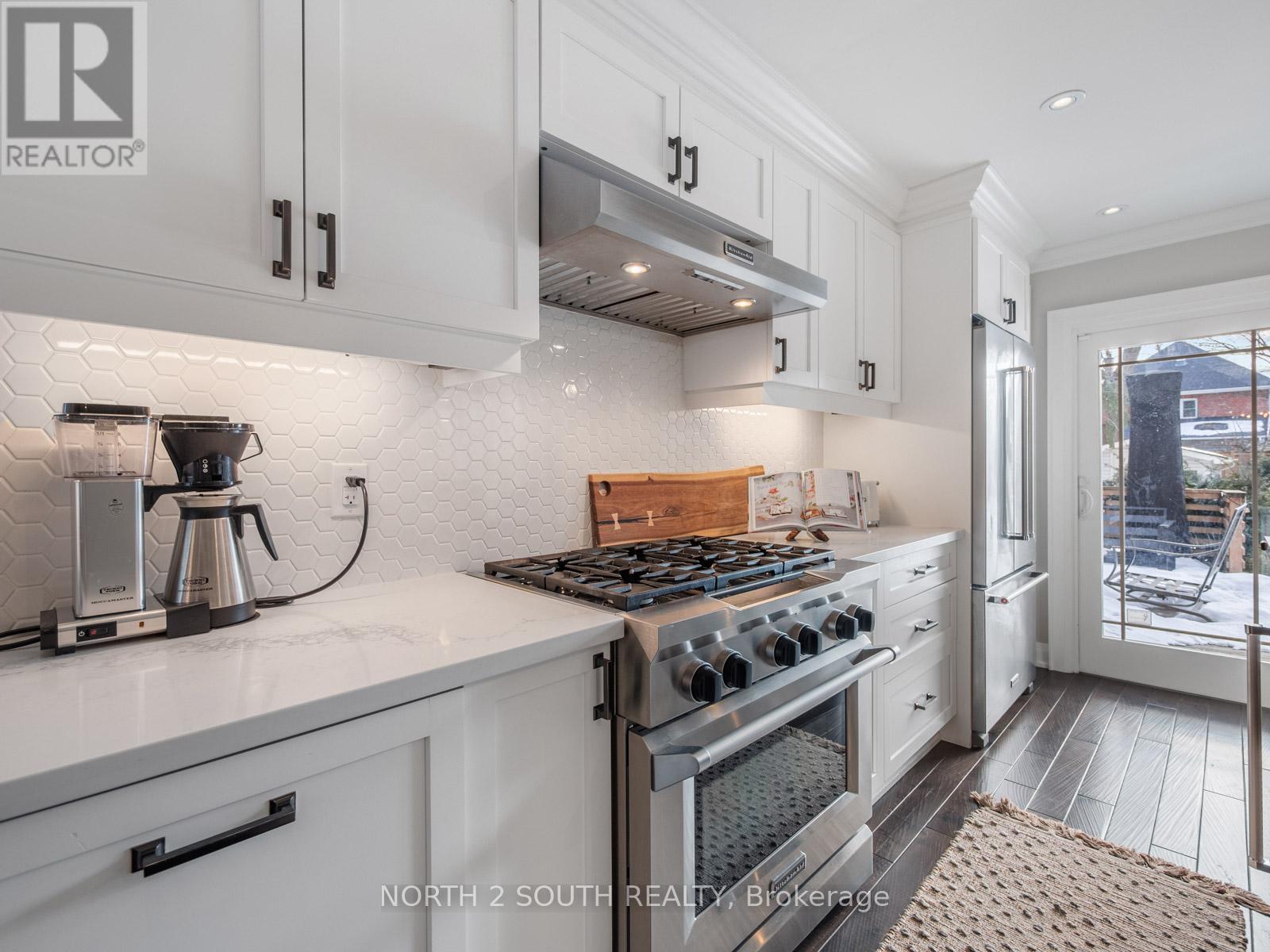 298 Douglas Avenue, Oakville, Ontario  L4J 3S4 - Photo 7 - W12816680