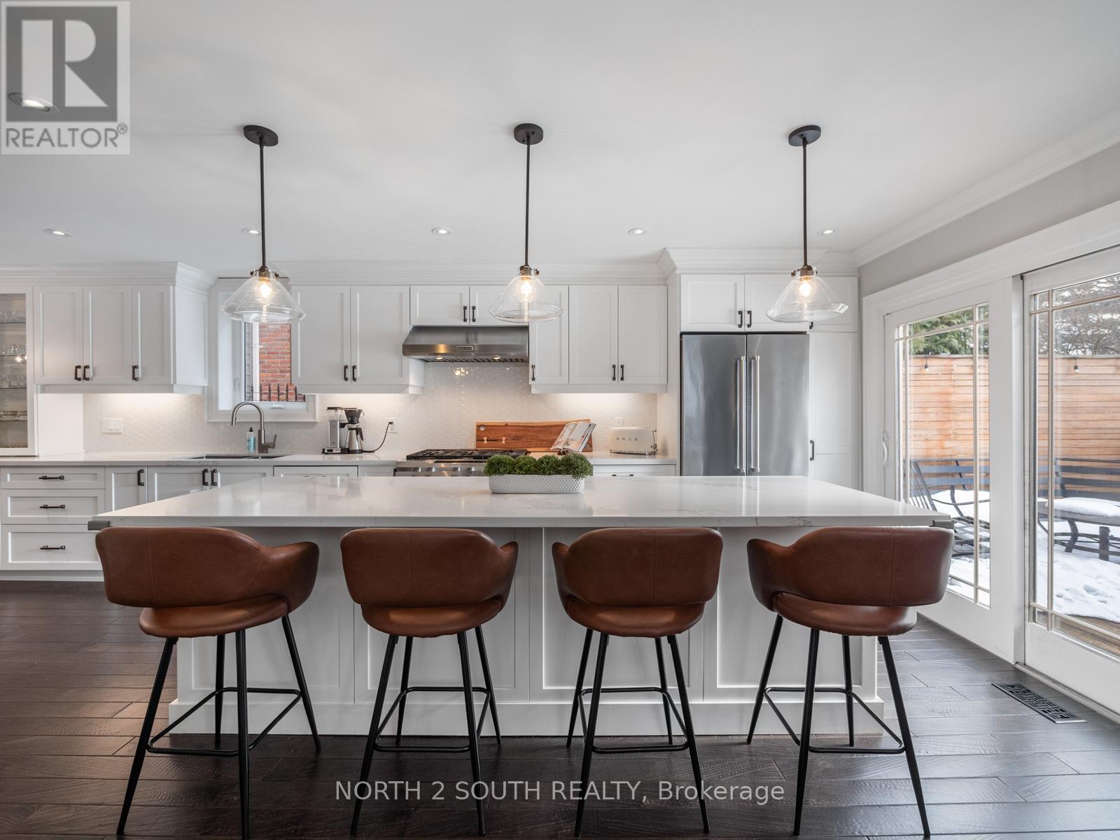 298 Douglas Avenue, Oakville, Ontario  L4J 3S4 - Photo 9 - W12816680