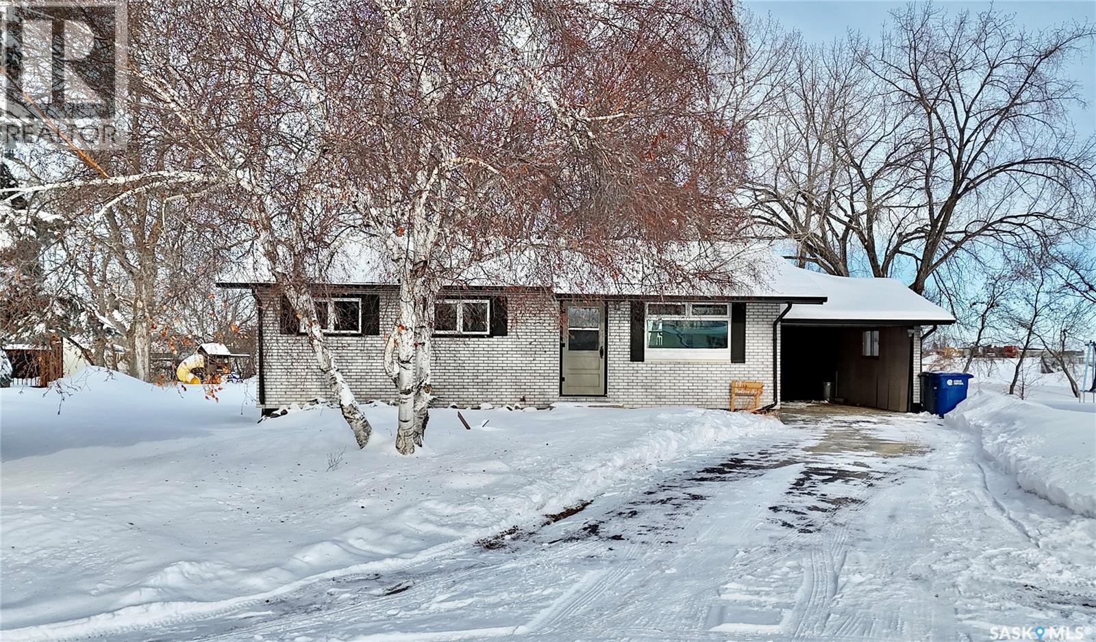 19 Hudson Bay, Esterhazy, Saskatchewan  S0A 0X0 - Photo 1 - SK029090