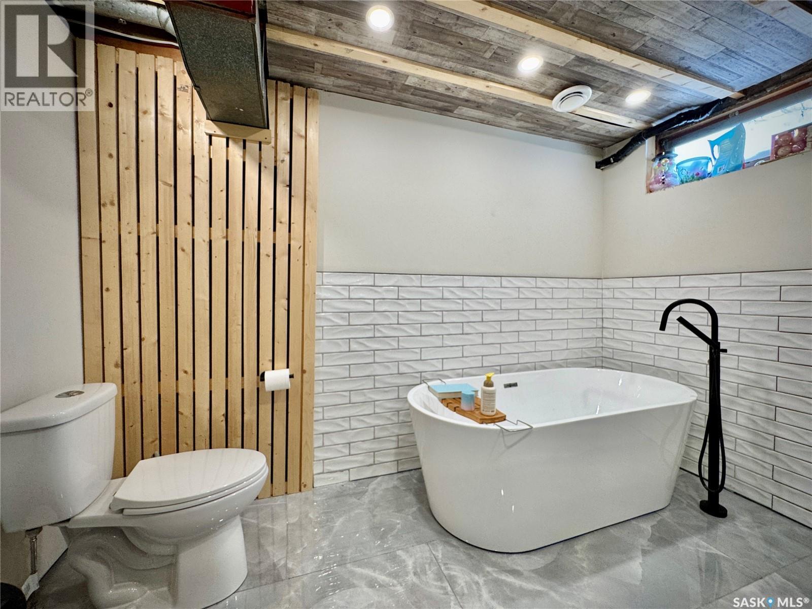 19 Hudson Bay, Esterhazy, Saskatchewan  S0A 0X0 - Photo 36 - SK029090