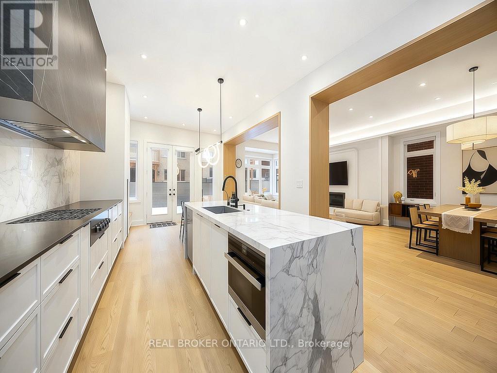 34 Meteorite Street, Richmond Hill, Ontario  L4C 4L9 - Photo 15 - N12790322