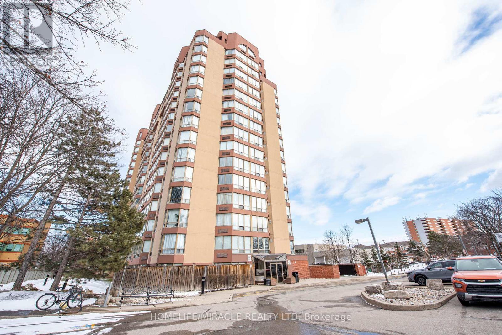 504 - 25 Fairview Road W, Mississauga, Ontario  L5B 3Y8 - Photo 4 - W12809892