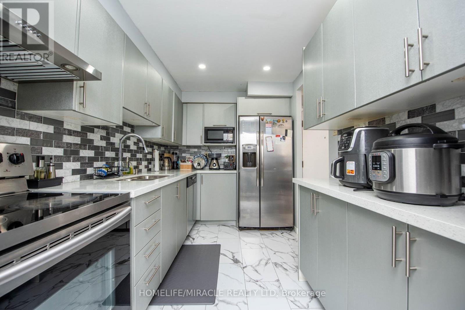 504 - 25 Fairview Road W, Mississauga, Ontario  L5B 3Y8 - Photo 9 - W12809892