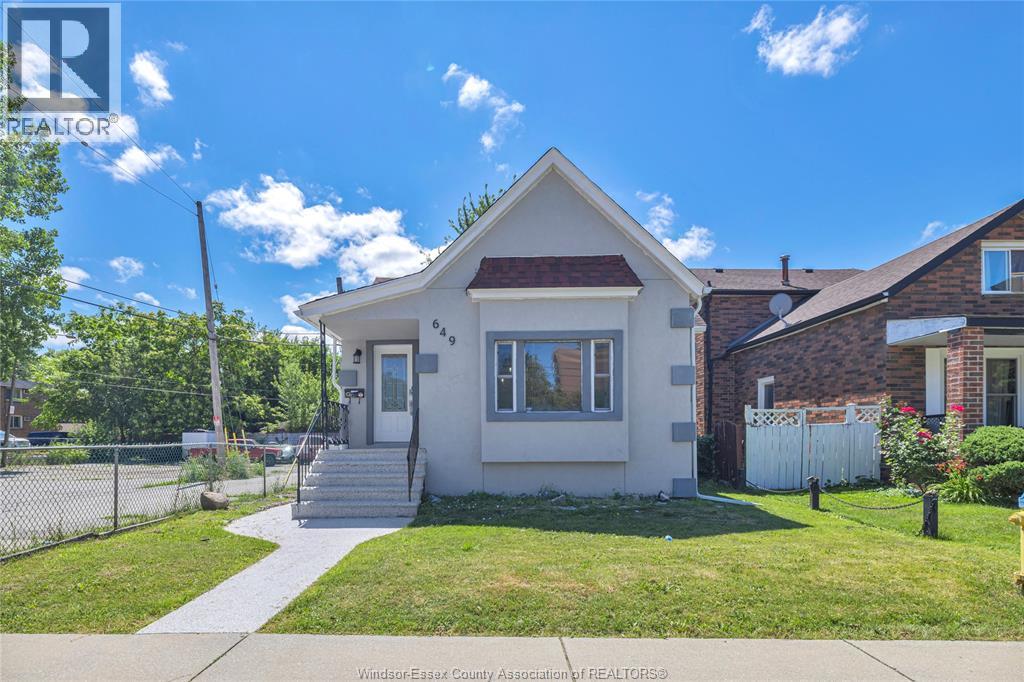 649 Cataraqui, Windsor, Ontario  N9V 3P2 - Photo 2 - 26003933