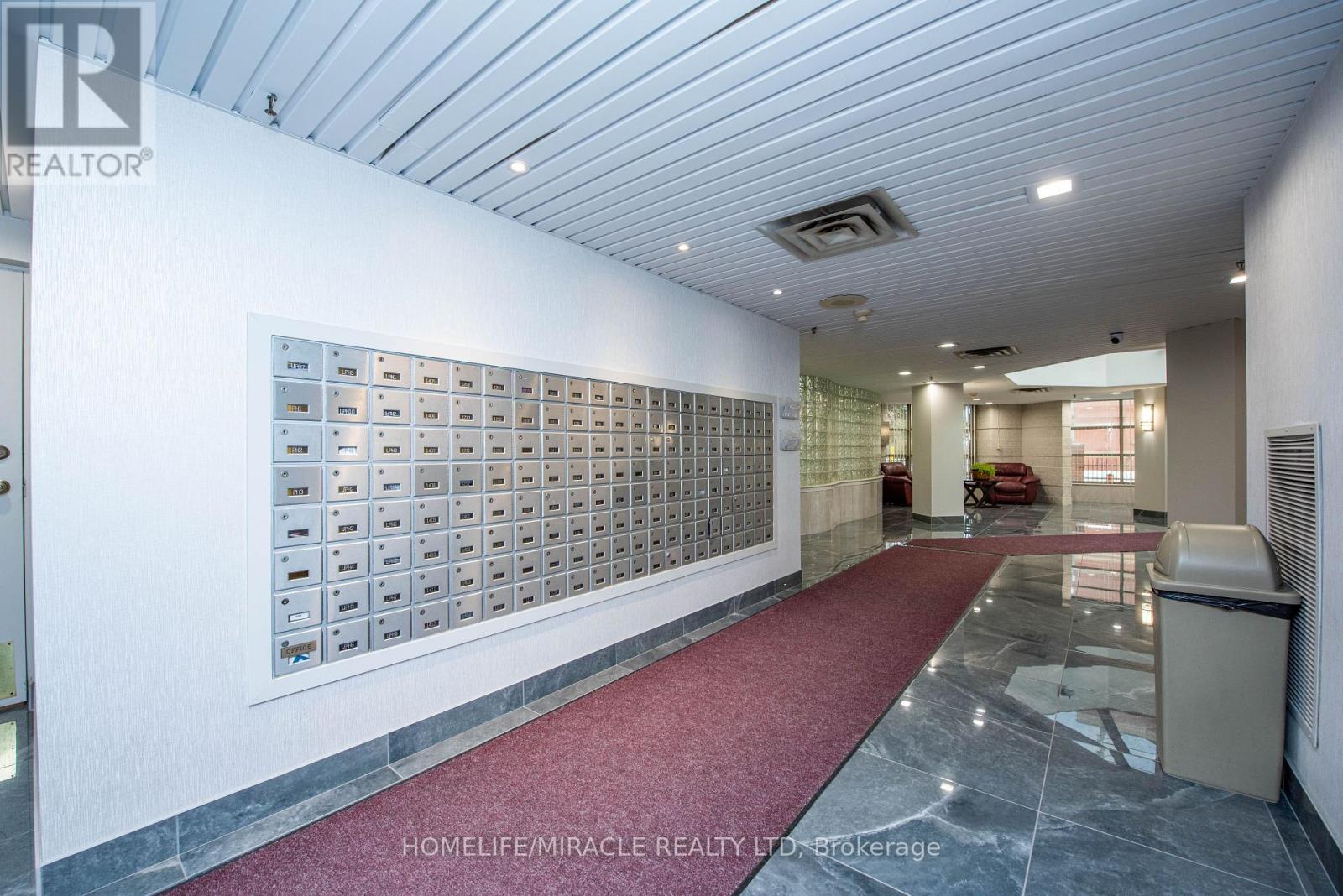 504 - 25 Fairview Road W, Mississauga, Ontario  L5B 3Y8 - Photo 6 - W12809892