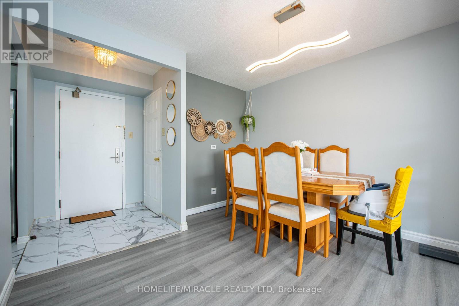 504 - 25 Fairview Road W, Mississauga, Ontario  L5B 3Y8 - Photo 10 - W12809892