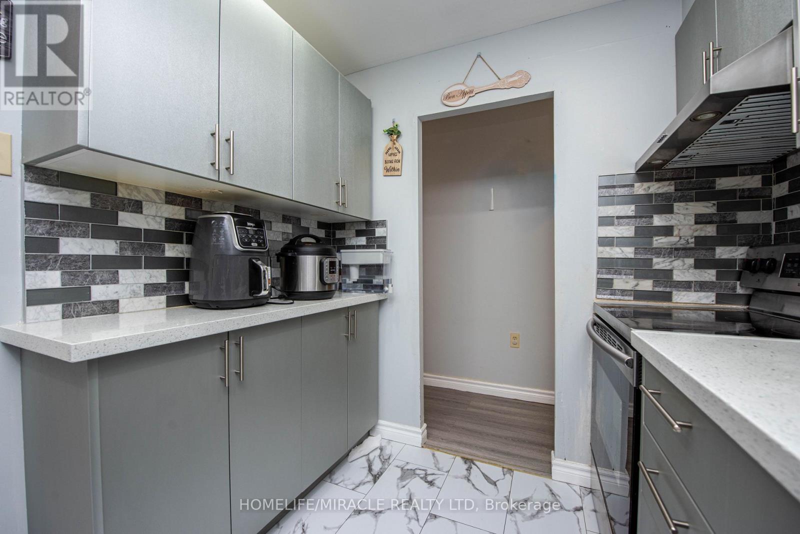 504 - 25 Fairview Road W, Mississauga, Ontario  L5B 3Y8 - Photo 11 - W12809892