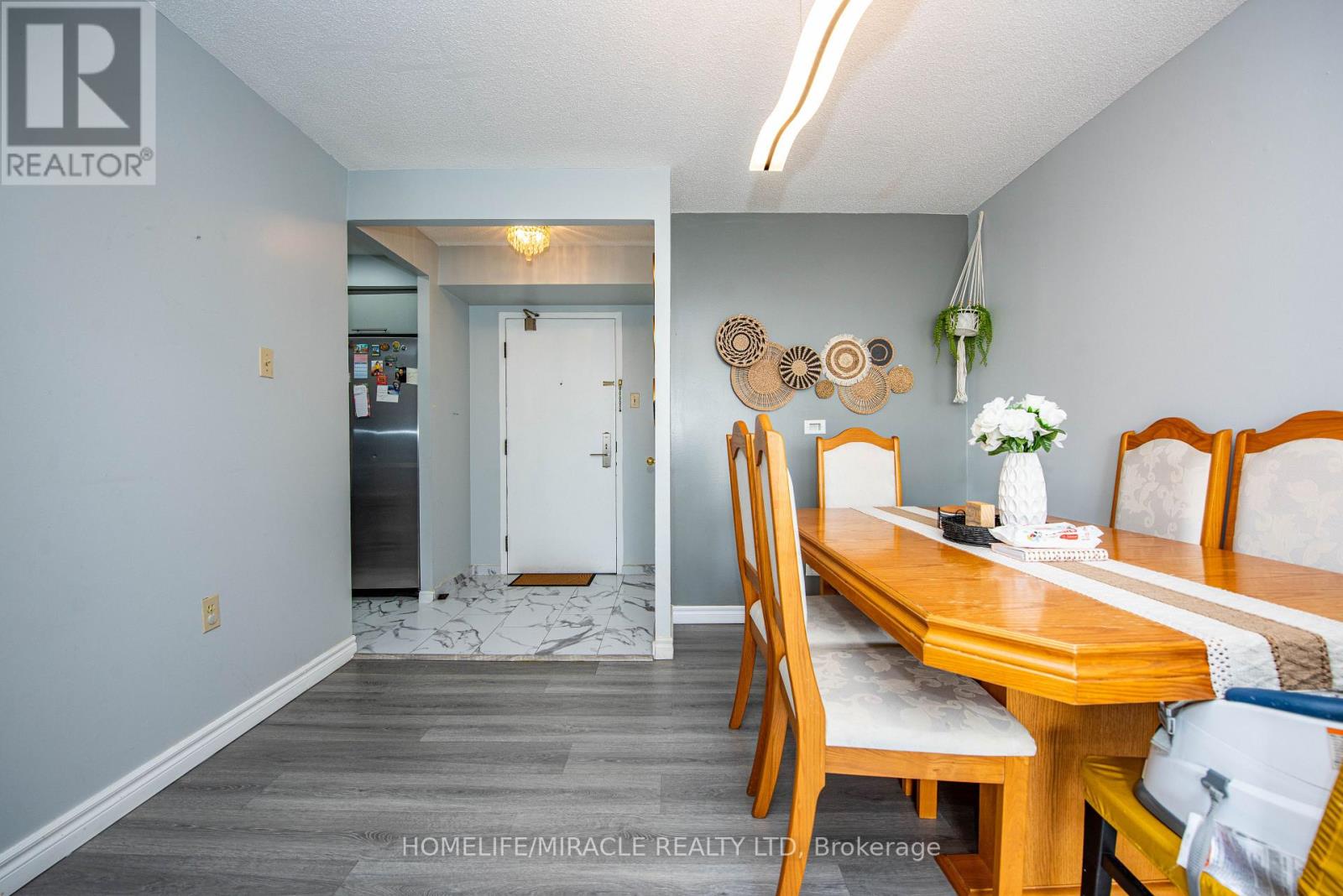 504 - 25 Fairview Road W, Mississauga, Ontario  L5B 3Y8 - Photo 12 - W12809892