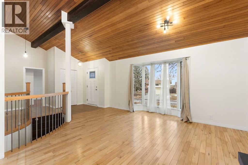 639 Canterbury Drive Sw, Calgary, Alberta  T2W 1J4 - Photo 7 - A2285699