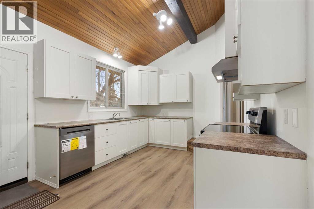 639 Canterbury Drive Sw, Calgary, Alberta  T2W 1J4 - Photo 12 - A2285699