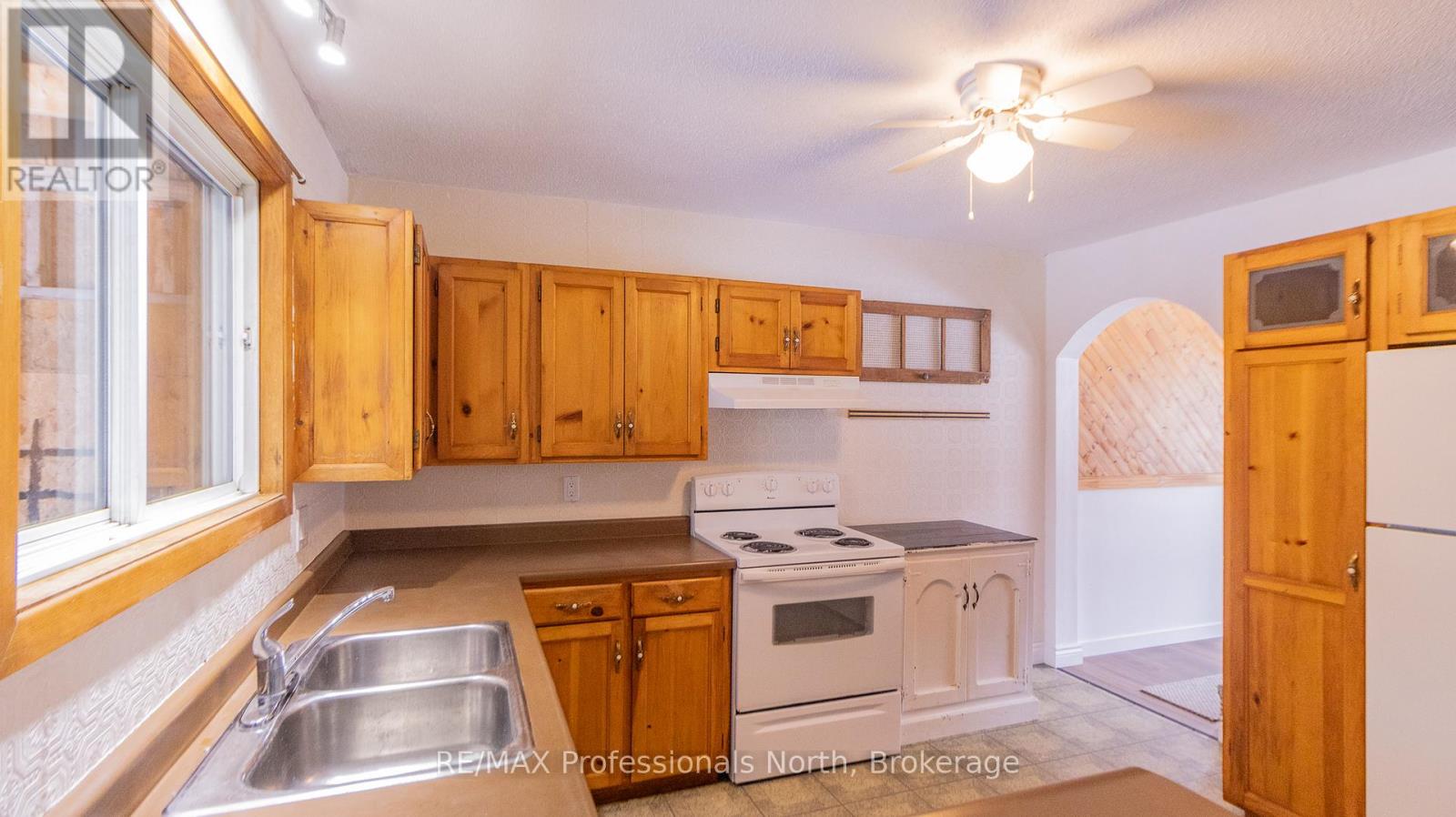 1125 Fairy Falls Road, Lake Of Bays, Ontario  P0B 1A0 - Photo 14 - X12816814