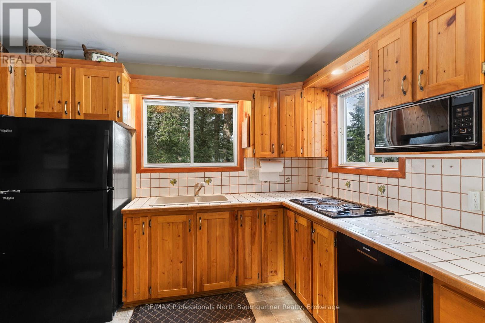 1075 Basshaunt Lake Road, Dysart Et Al, Ontario  K0M 1S0 - Photo 16 - X12816850