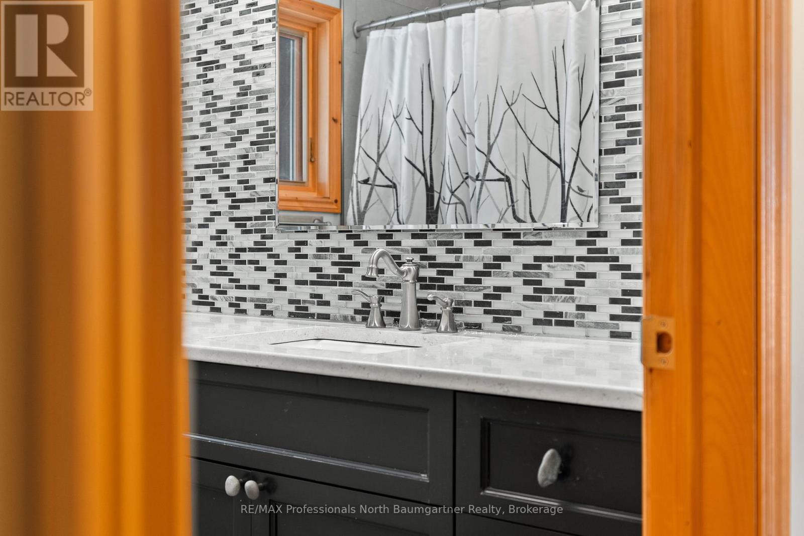 1075 Basshaunt Lake Road, Dysart Et Al, Ontario  K0M 1S0 - Photo 20 - X12816850