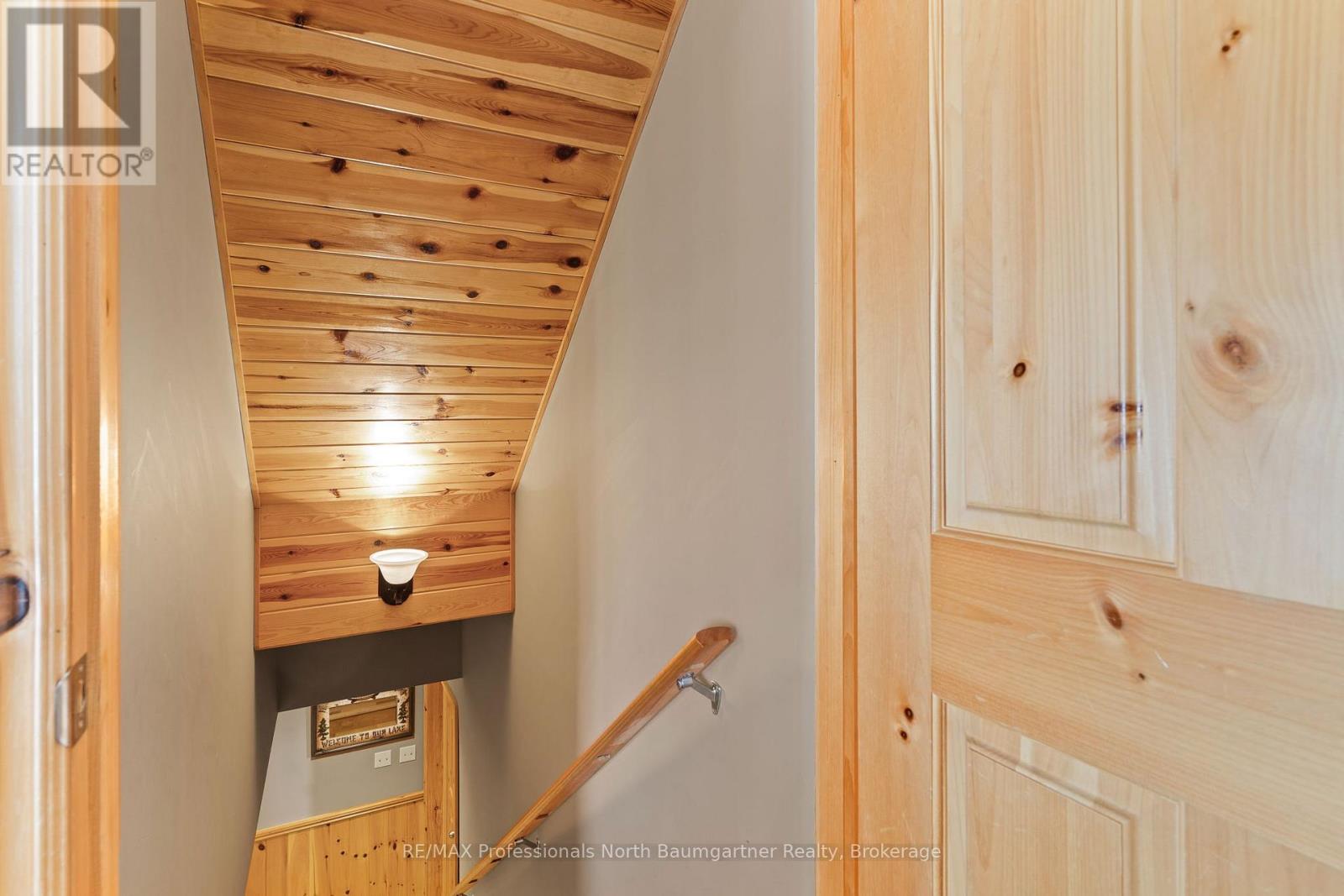 1075 Basshaunt Lake Road, Dysart Et Al, Ontario  K0M 1S0 - Photo 31 - X12816850