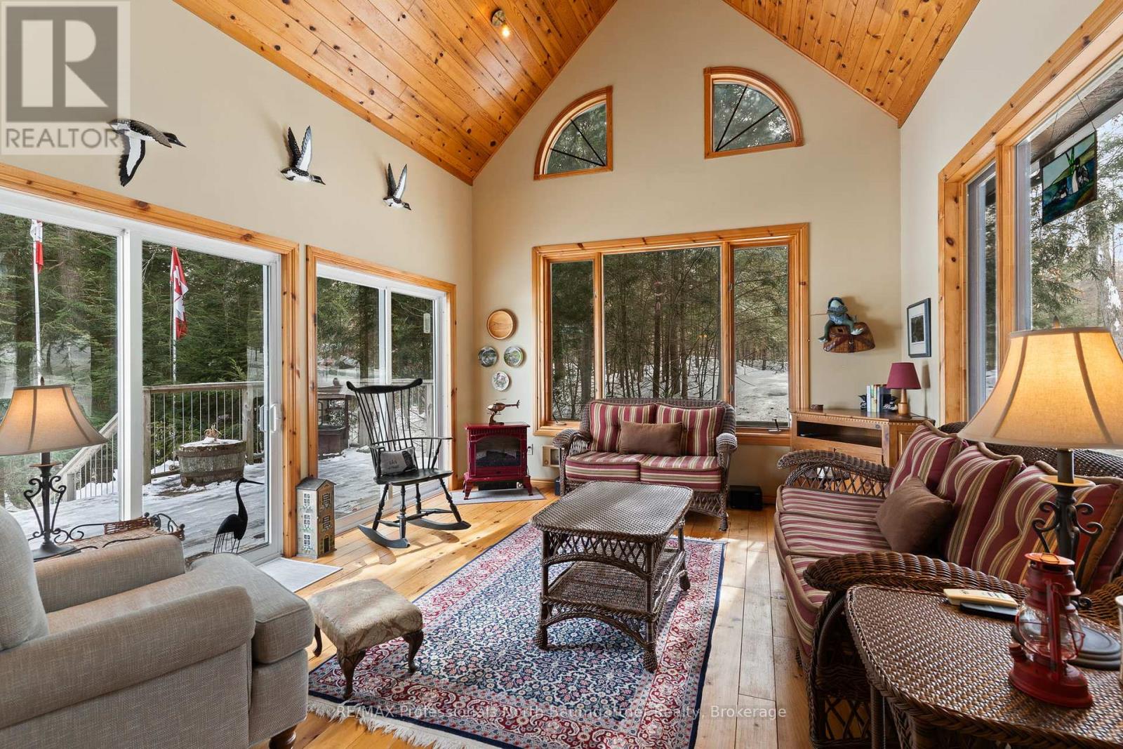 1075 Basshaunt Lake Road, Dysart Et Al, Ontario  K0M 1S0 - Photo 9 - X12816850