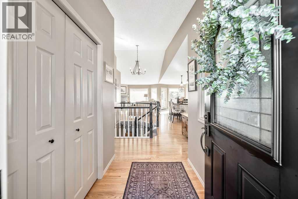 10 Bow Point, Cochrane, Alberta  T4C 1M8 - Photo 3 - A2287528