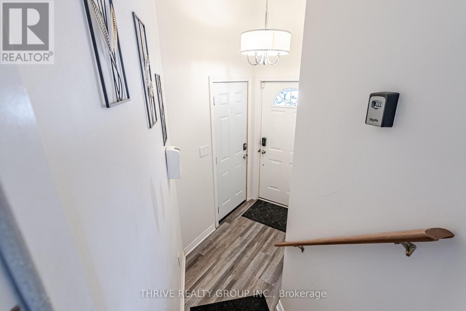 111 Meadowridge Road, London North, Ontario  N6B 5E6 - Photo 4 - X12816806