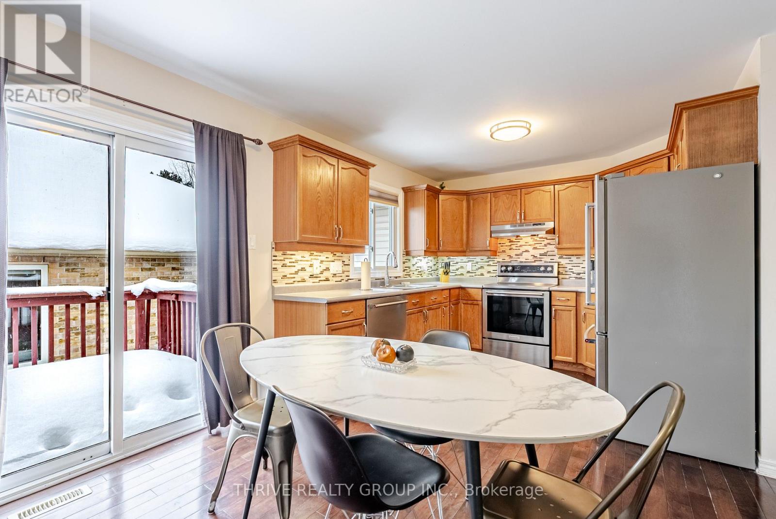 111 Meadowridge Road, London North, Ontario  N6B 5E6 - Photo 8 - X12816806