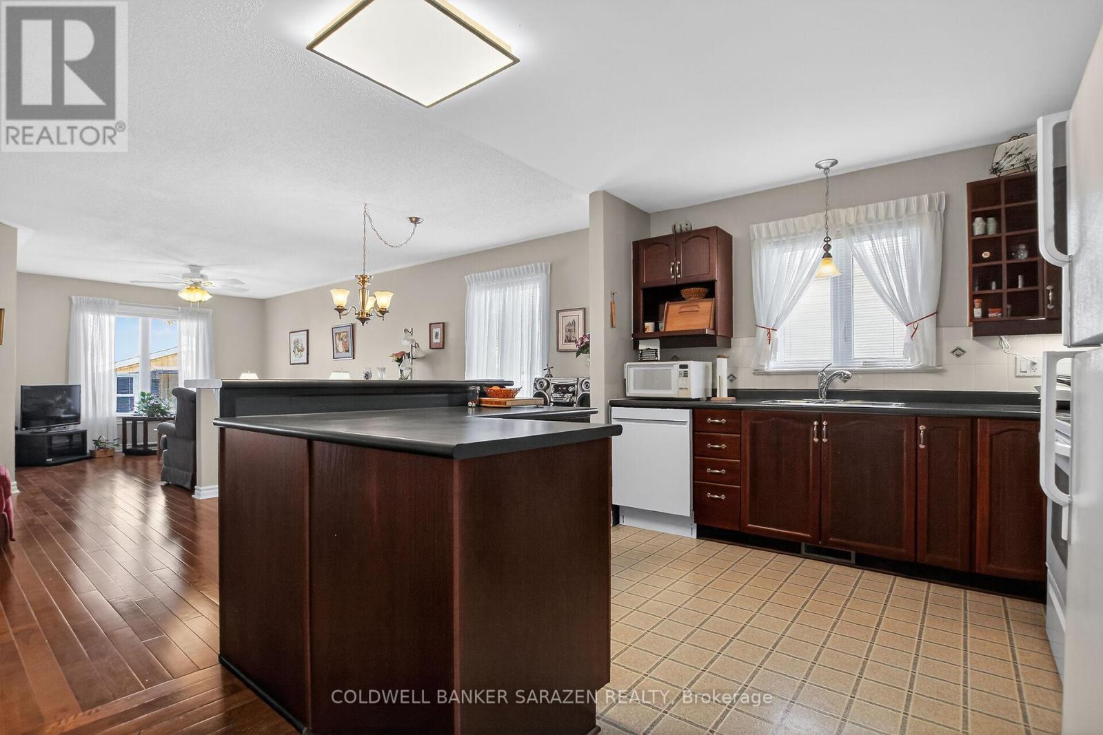 9 Fieldcrest Avenue, Ottawa, Ontario  K2J 4W7 - Photo 10 - X12816796