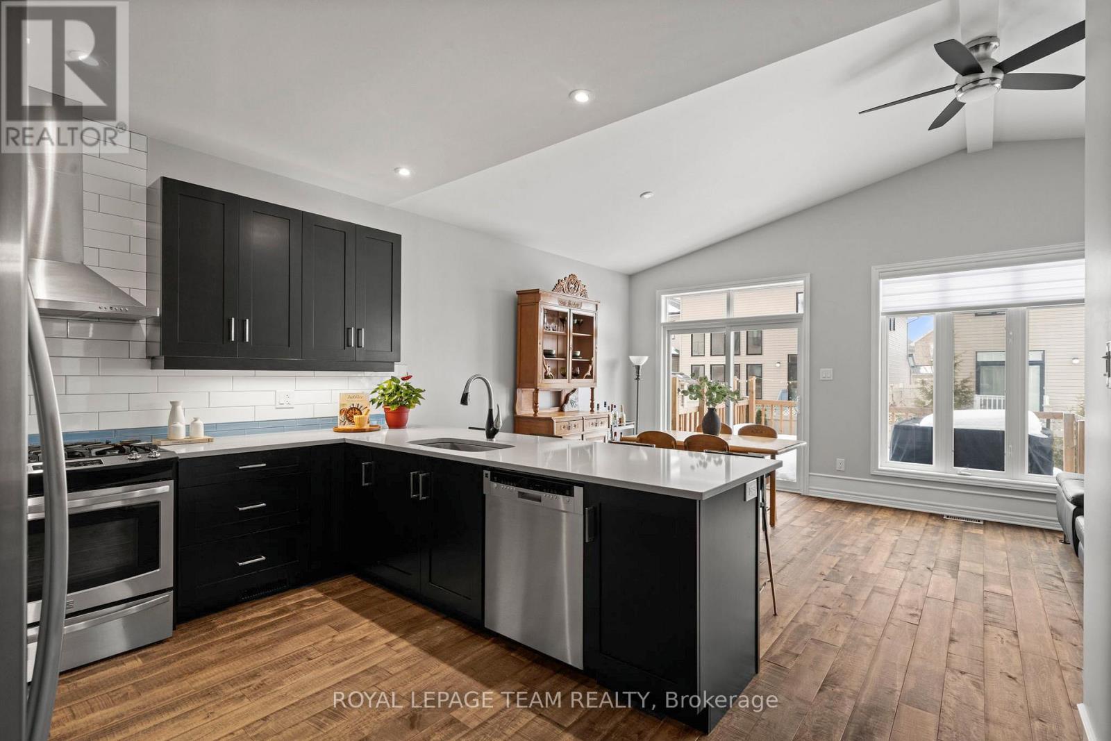 337 Sugar Pine Crescent, Ottawa, Ontario  K2M 0H6 - Photo 7 - X12816822