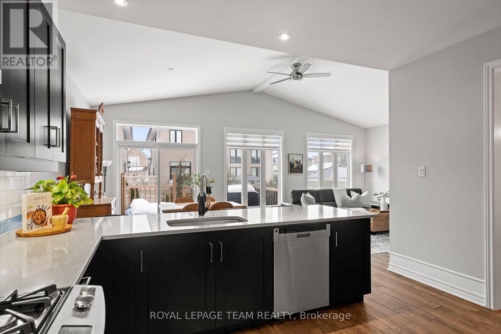 337 Sugar Pine Crescent, Ottawa, Ontario  K2M 0H6 - Photo 9 - X12816822