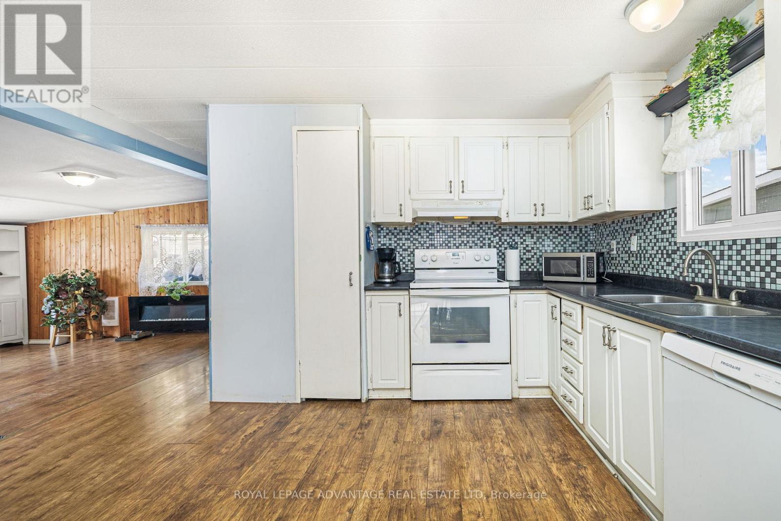 4 Kavanagh Drive, Rideau Lakes, Ontario  K7A 4S5 - Photo 8 - X12816852