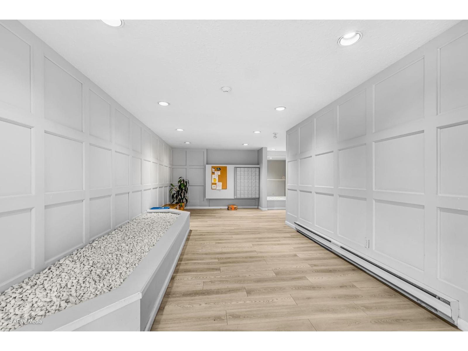 204 32950 Amicus Place, Abbotsford, British Columbia  V2S 6G9 - Photo 2 - R3092488