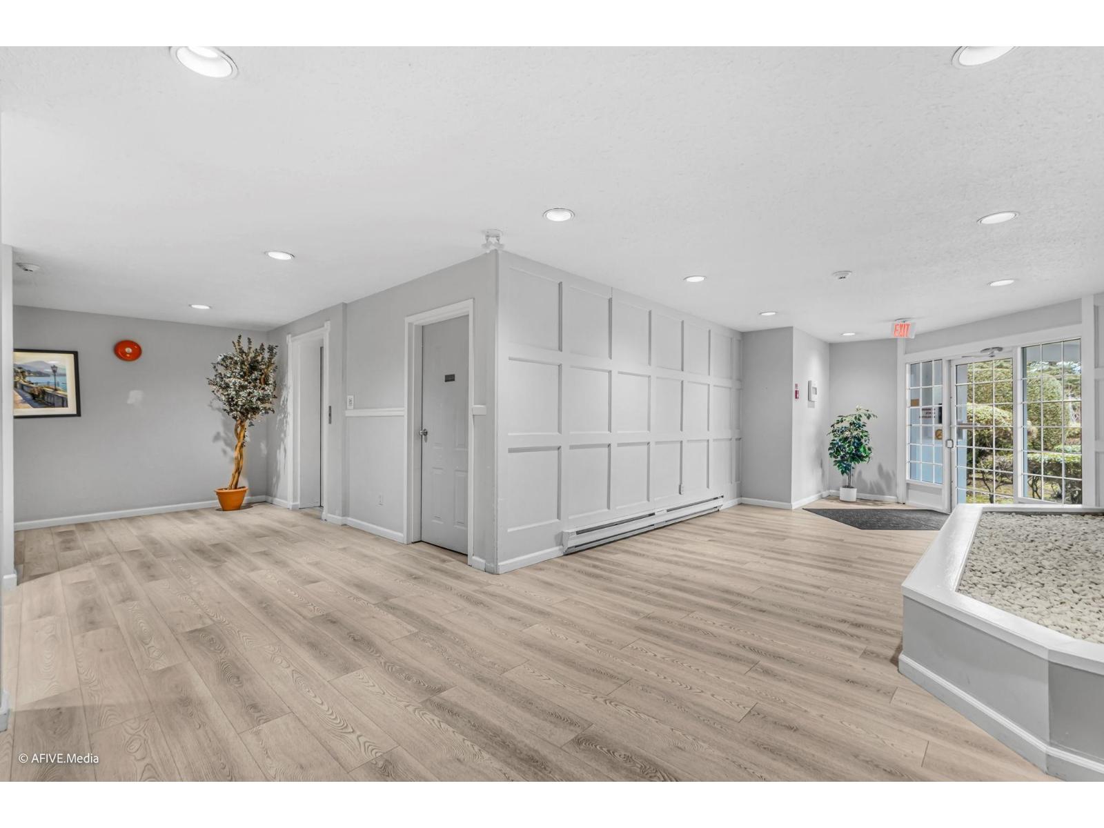 204 32950 Amicus Place, Abbotsford, British Columbia  V2S 6G9 - Photo 3 - R3092488