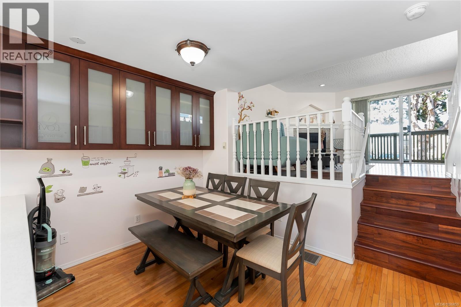 3014 Scott St, Victoria, British Columbia V8R 4J8 - Photo 5 - 1026859