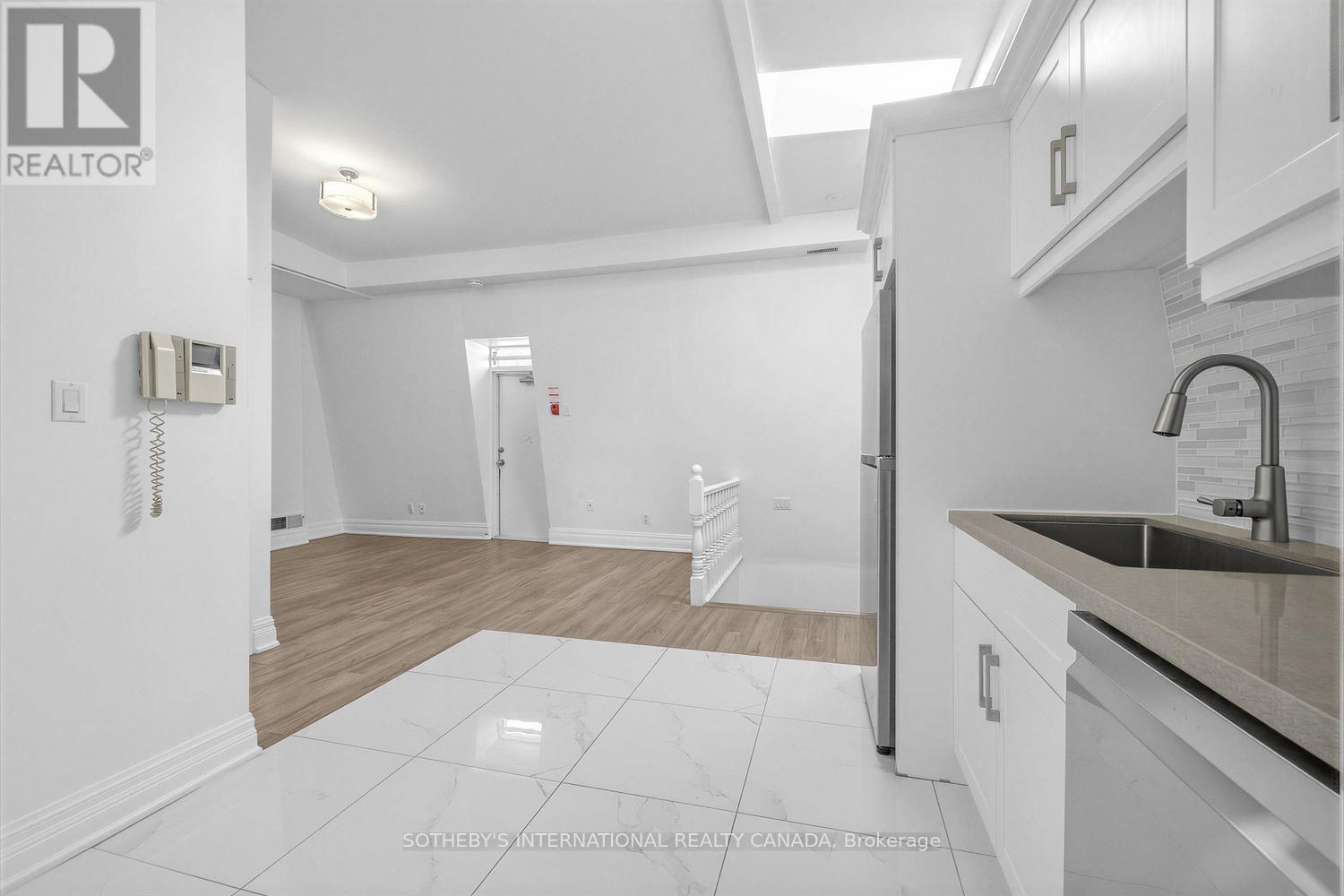 3 - 212 Carlton Street, Toronto, Ontario  M5A 2L1 - Photo 10 - C12816774