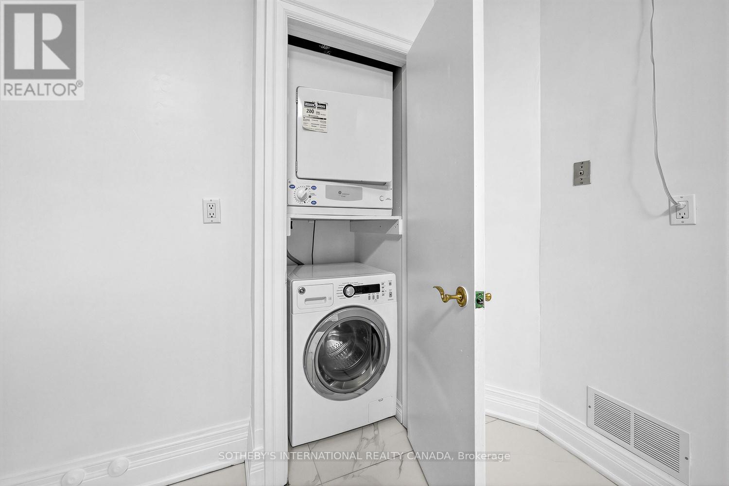 3 - 212 Carlton Street, Toronto, Ontario  M5A 2L1 - Photo 12 - C12816774