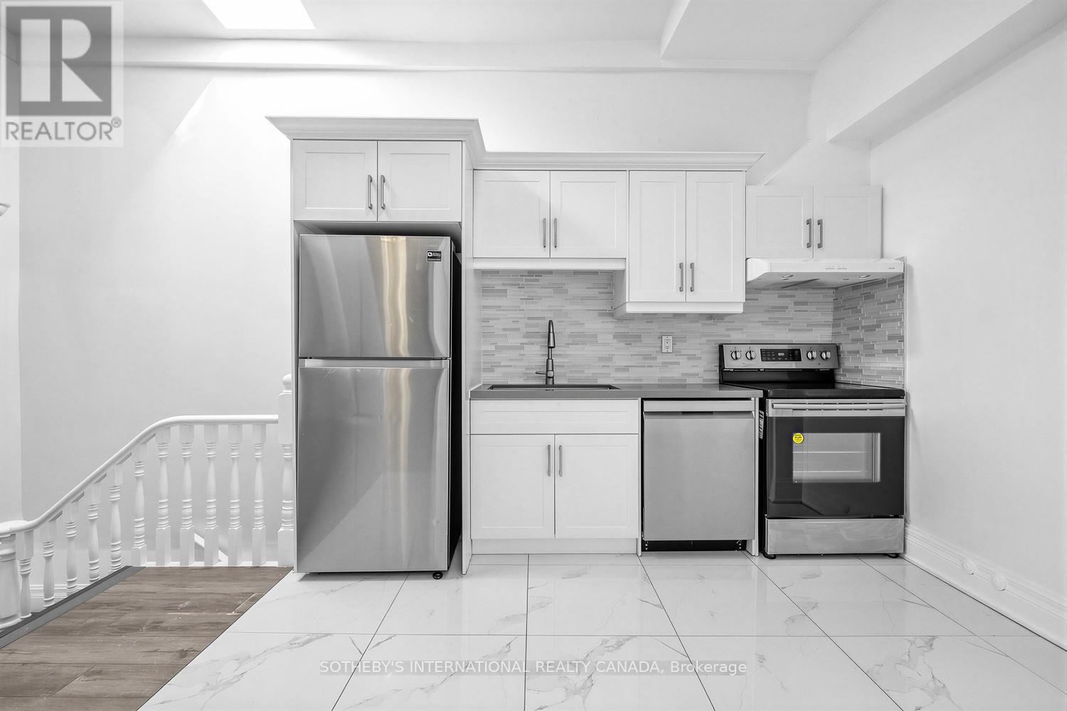 3 - 212 Carlton Street, Toronto, Ontario  M5A 2L1 - Photo 5 - C12816774